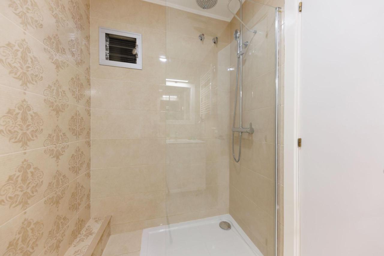 Bravissimo Figuerola, Spacious 3-Bedroom Apartment Girona Exterior foto